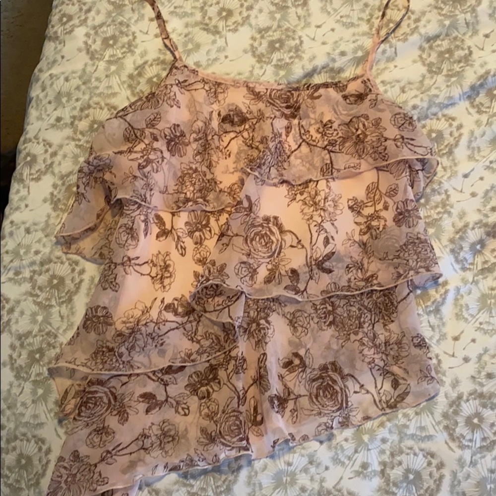 💵Bundle only item🌟 Pink ruffled top